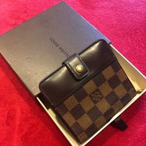 Authentic Louis Vuitton Porte monnaie billets DE